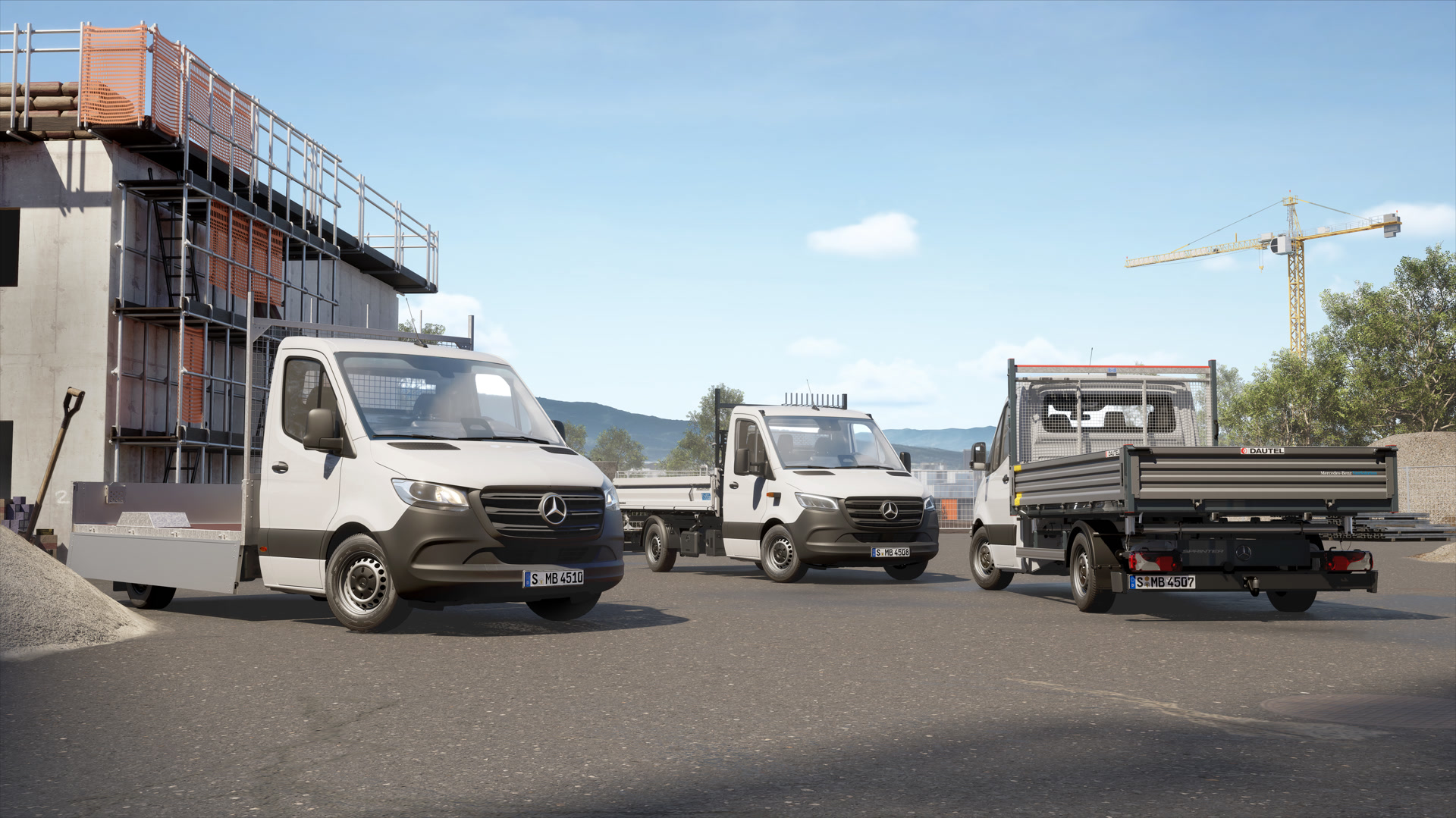 Mercedes-Benz Transporter mit Pritschen- und Kipperaufbau auf Baustellen Mercedes-Benz Transporter mit Pritschen- und Kipperaufbauten für das Baugewerbe.