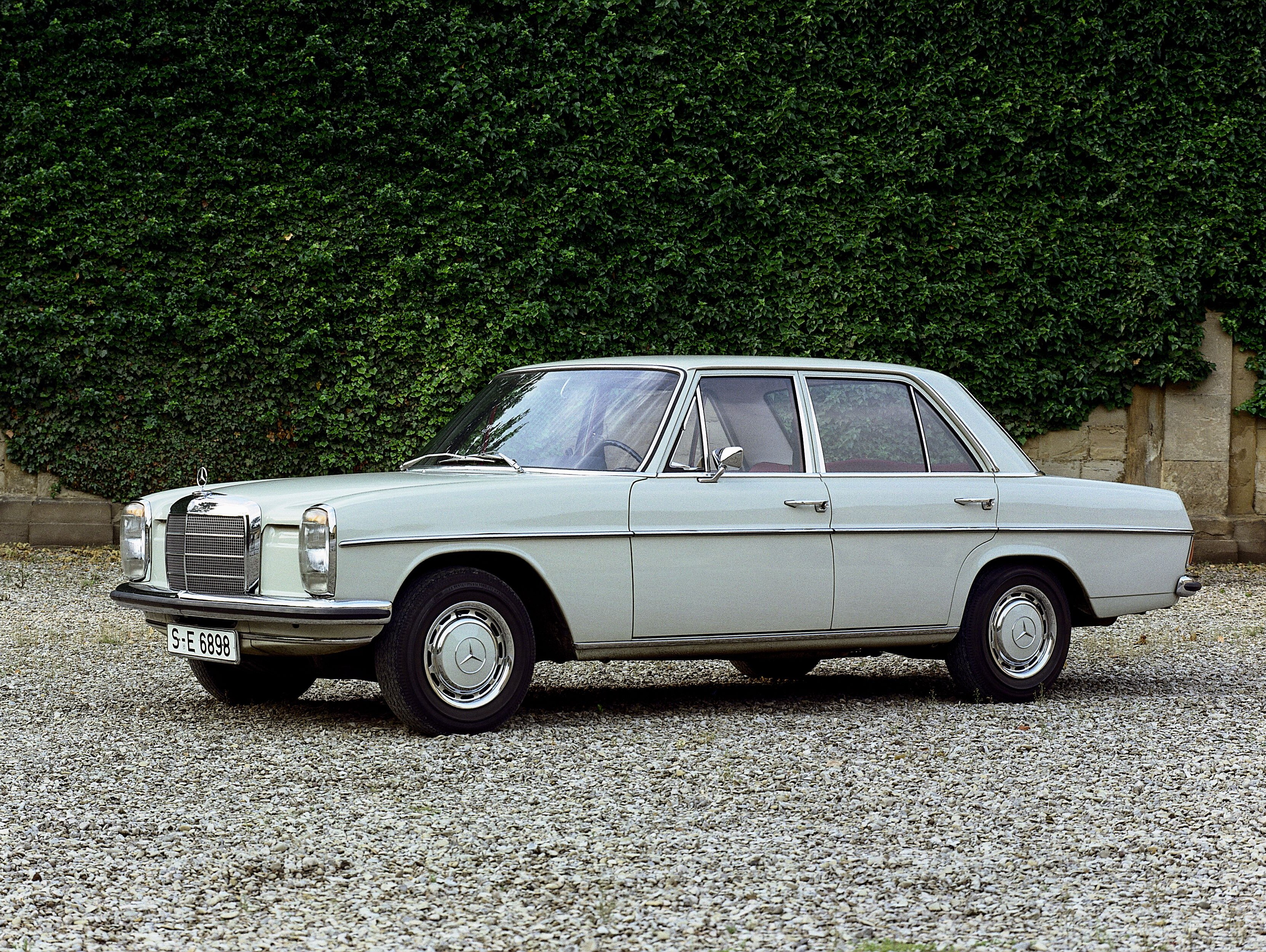 Mercedes-Benz 200, W 115 « Stroke 8 »