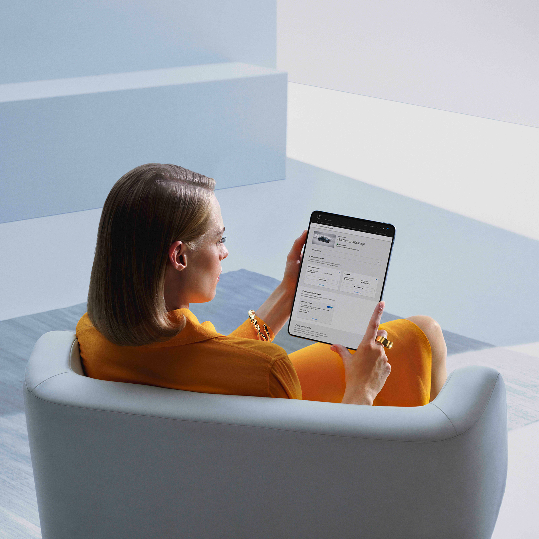 Interrogazione dello stato del veicolo da remoto | Equipaggiamento di serie | Mercedes-Benz L'interrogazione dello stato del veicolo da remoto fa parte dell'equipaggiamento di serie dei Digital Extras di Mercedes-Benz.