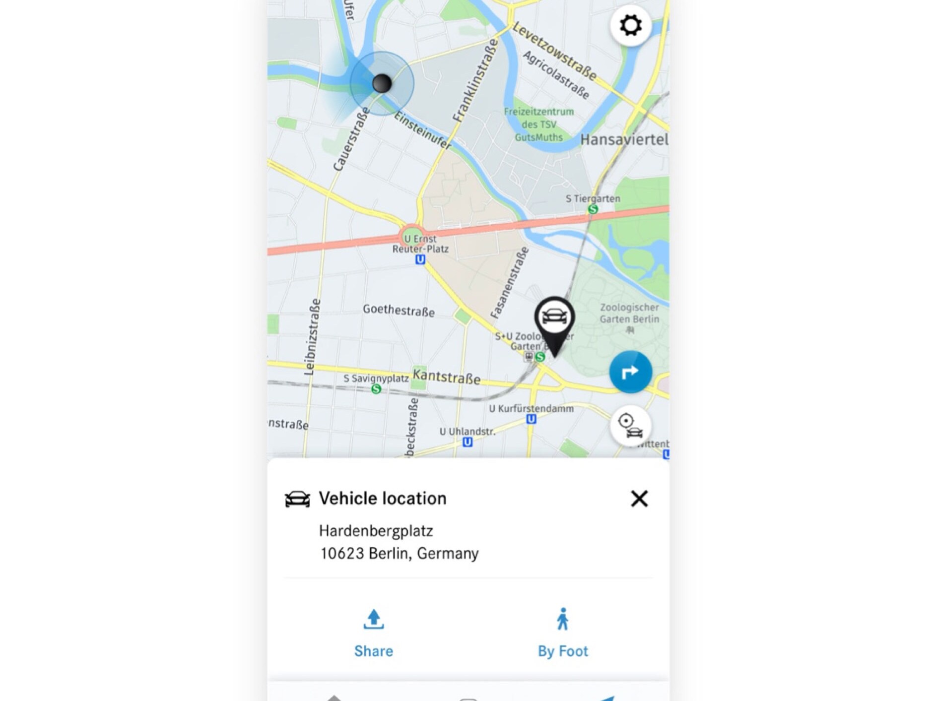 Nell'app Mercedes-Benz di uno smartphone viene visualizzata la posizione del veicolo.