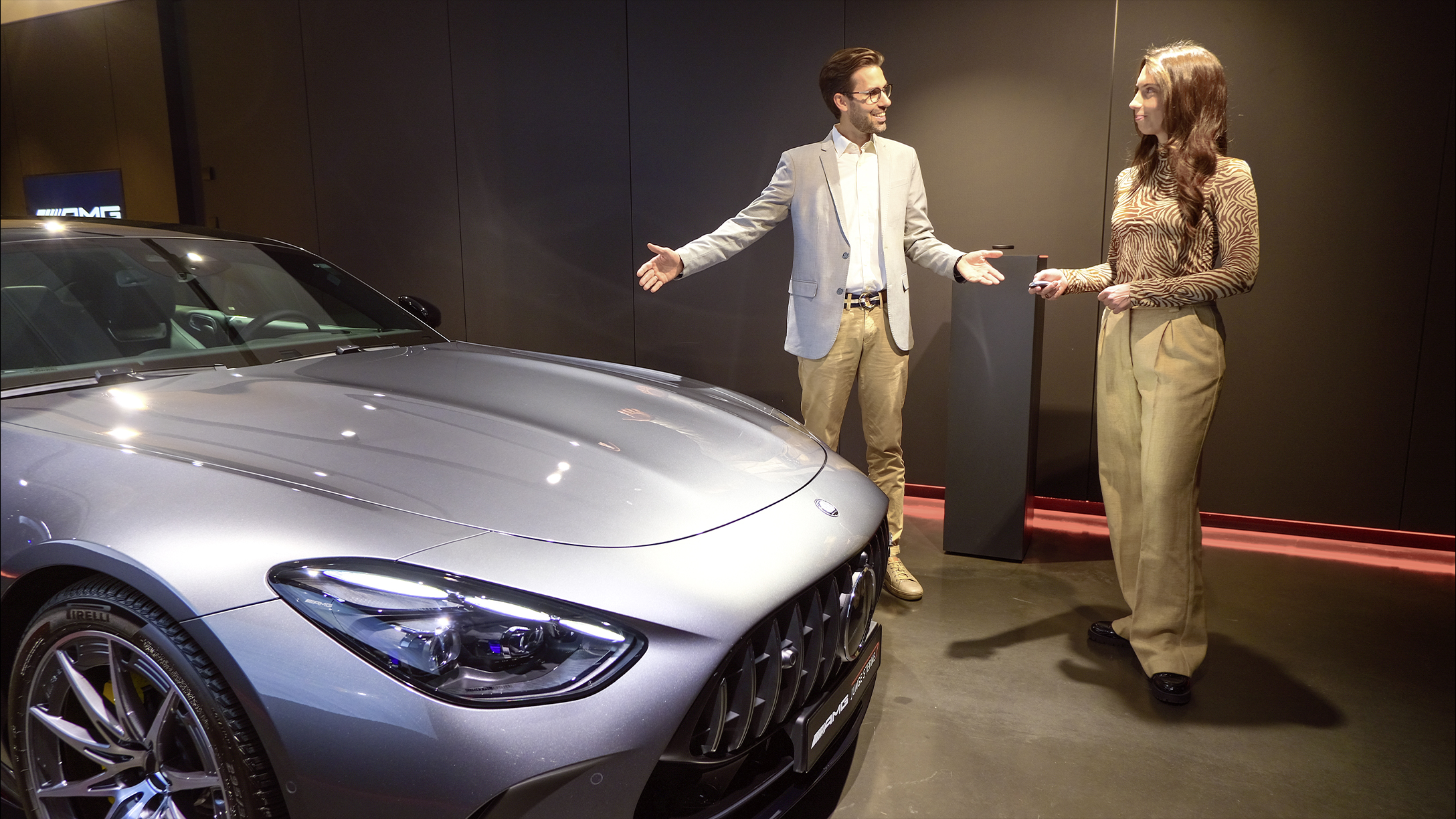 Handover in new car format | Certified pre-owned vehicles | Mercedes-AMG Handover of certified pre-owned vehicles from Mercedes-AMG in new car format.