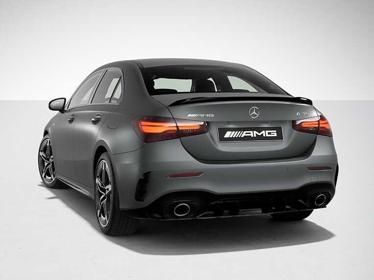 L'extérieur de la Mercedes-AMG Classe A Berline avec le Pack Aérodynamique AMG.