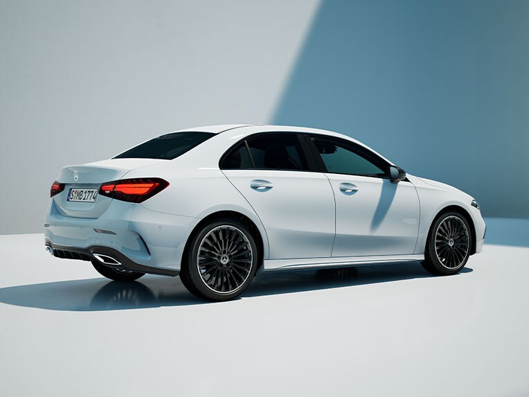 La Classe A Berline Mercedes-Benz dans une vue 3/4 arrière.