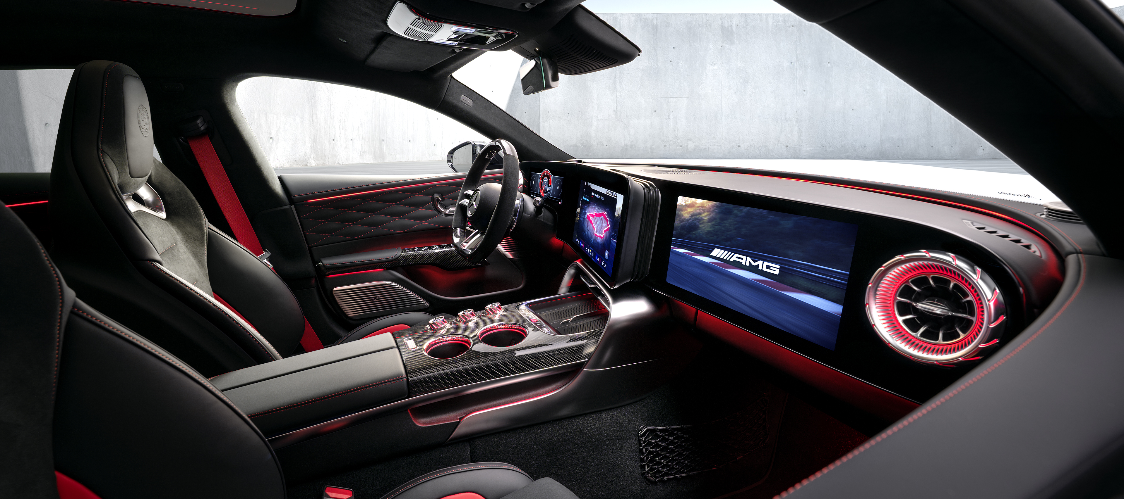 La nuova Mercedes-AMG GT Coupé 4 porte. La nuova Mercedes-AMG GT Coupé 4 porte.