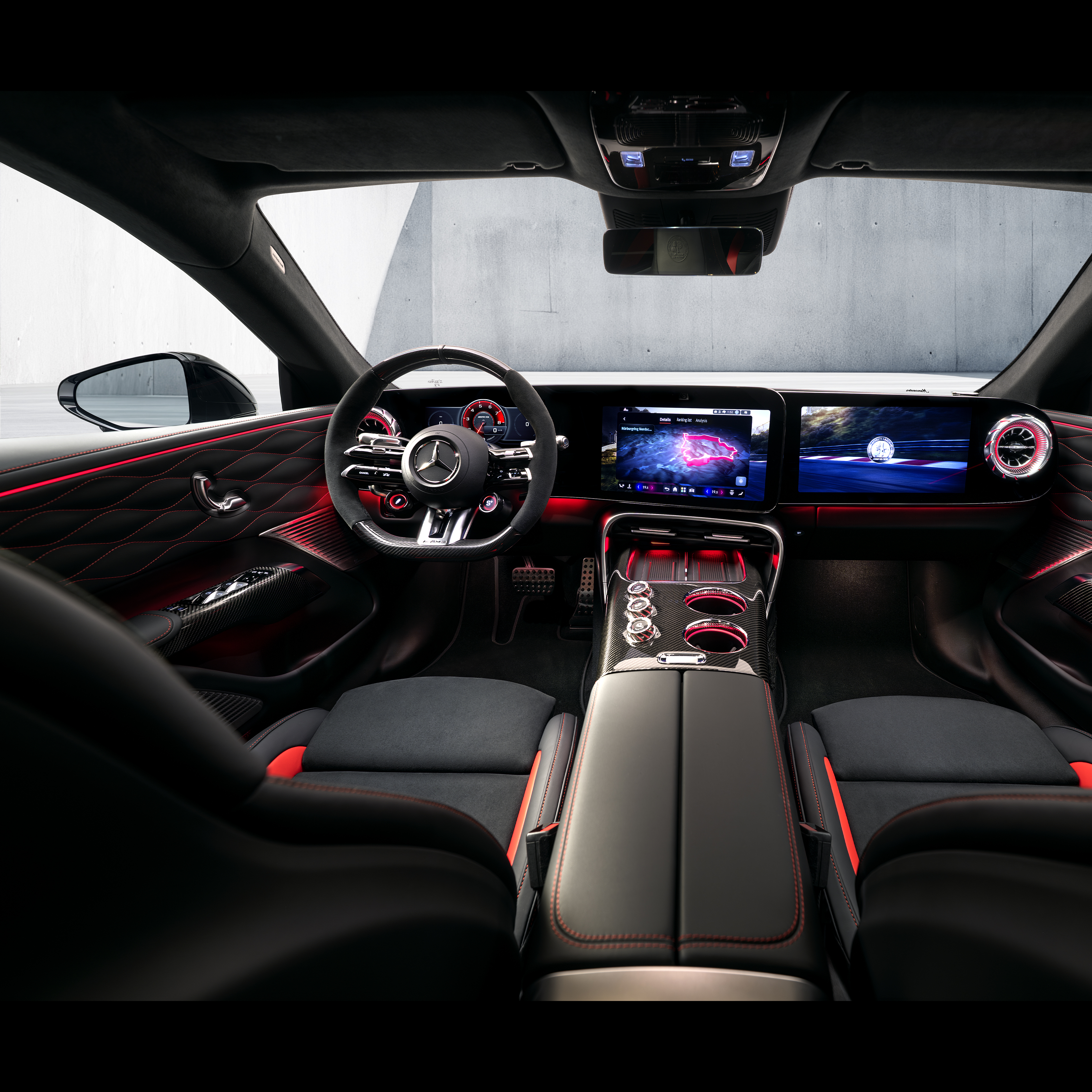 Displays mit LCD-Technik | GT 4-Türer Coupé | Mercedes-AMG Die Displays mit LCD-Technologie im neuen GT 4-Türer Coupé von Mercedes-AMG.