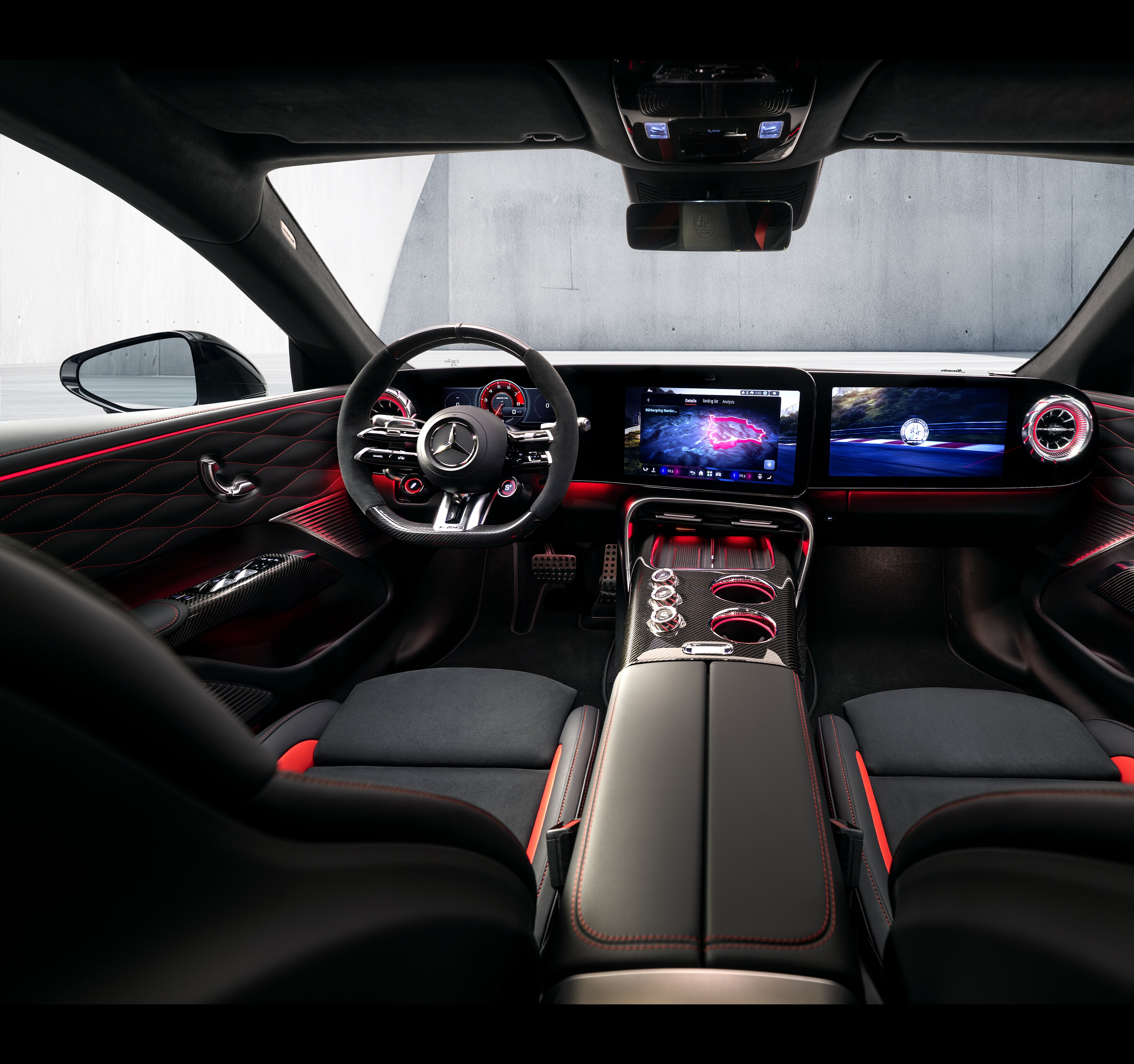 Les écrans à technologie LCD dans le nouveau GT Coupé 4&nbsp;portes de Mercedes-AMG.