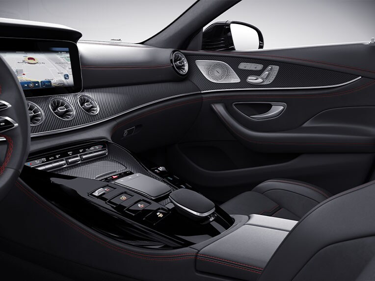 Die AMG Zierelemente in Carbon matt im Mercedes-AMG GT 63 S E PERFORMANCE.