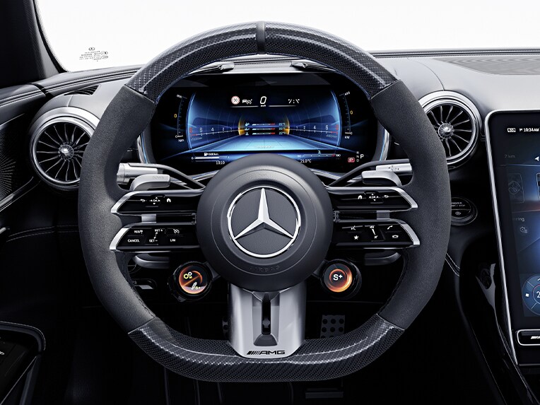Le volant Performance AMG design carbone/microfibre MICROCUT dans la nouvelle Mercedes-AMG GT 63 S E PERFORMANCE.