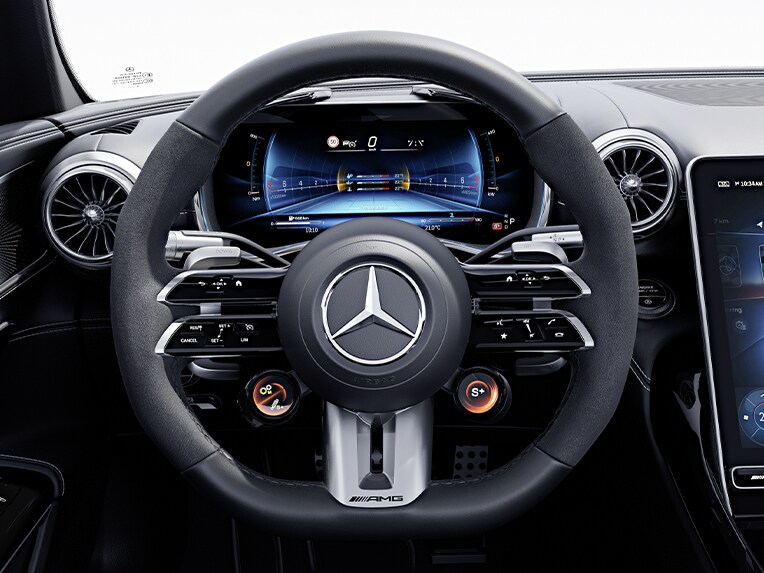Le volant Performance AMG en cuir Nappa/microfibre MICROCUT dans la nouvelle Mercedes-AMG GT 63 S E PERFORMANCE.