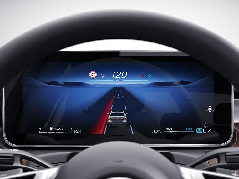 L'assistant de franchissement de file actif de la Mercedes-Benz Classe C Berline.
