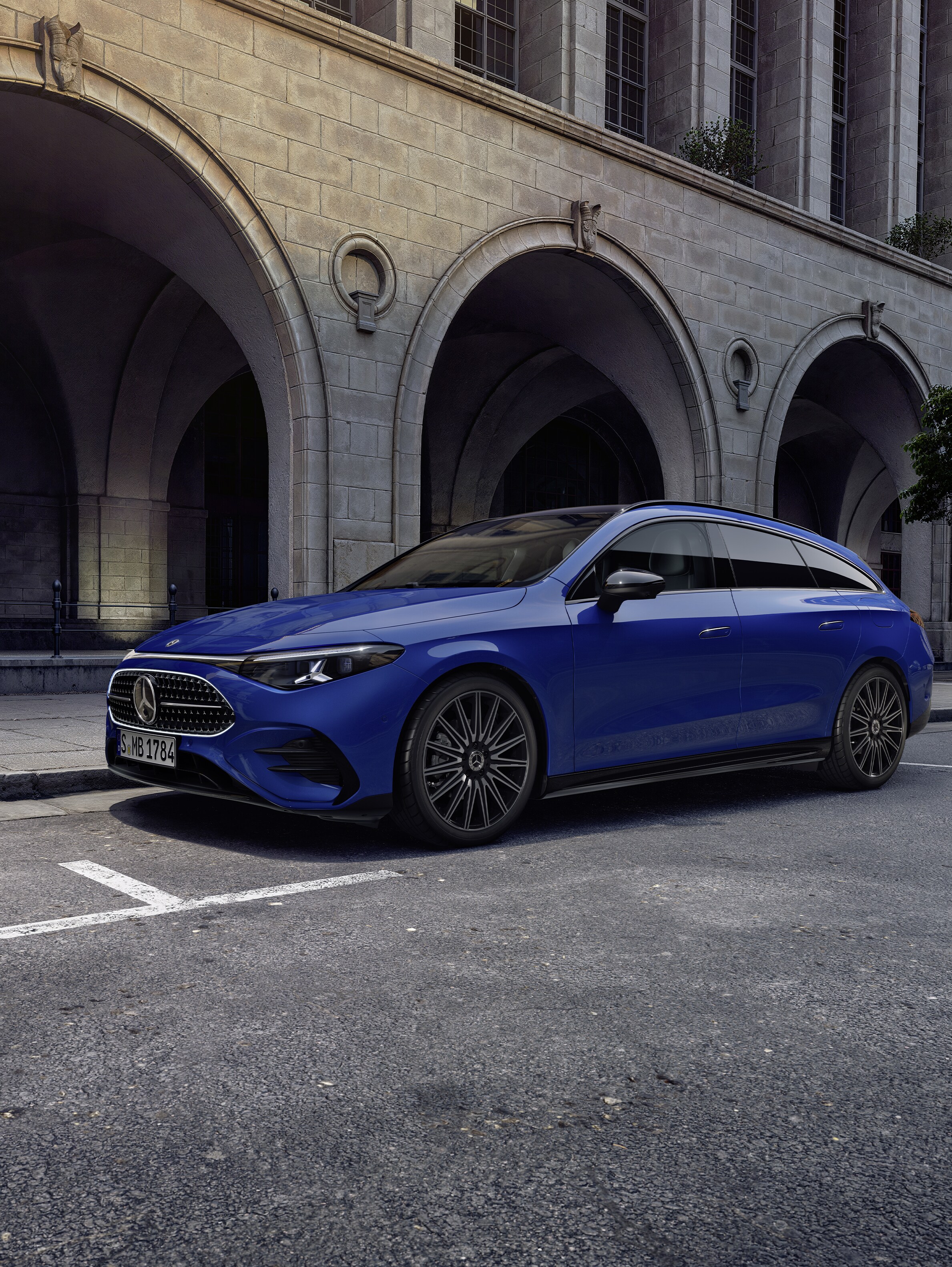 Der Mercedes-Benz CLA Shooting Brake in einer Heckansicht von Mercedes-Benz.