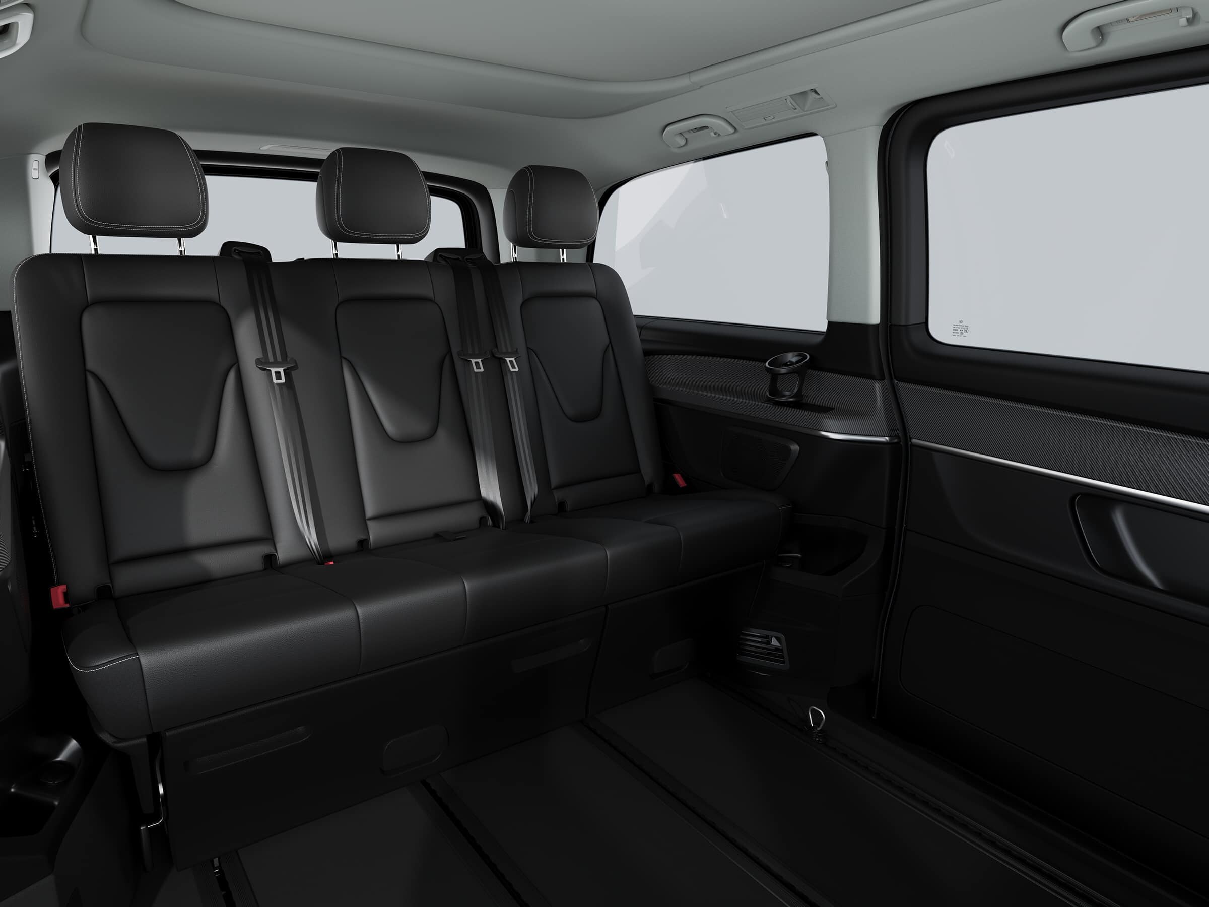 Mercedes-Benz Marco Polo HORIZON: divano posteriore a tre posti con sistema di binari modulabile.