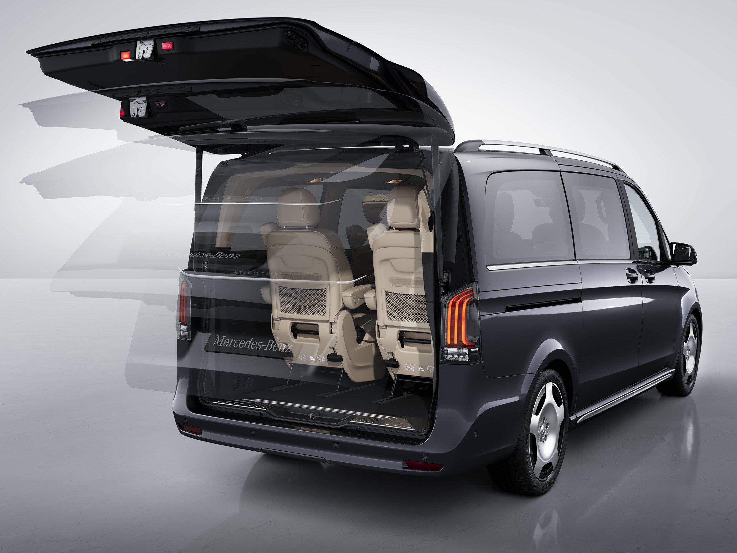 Mercedes-Benz Marco Polo HORIZON, équipé d'un hayon EASY-PACK et d'un accès de chargement modulable.