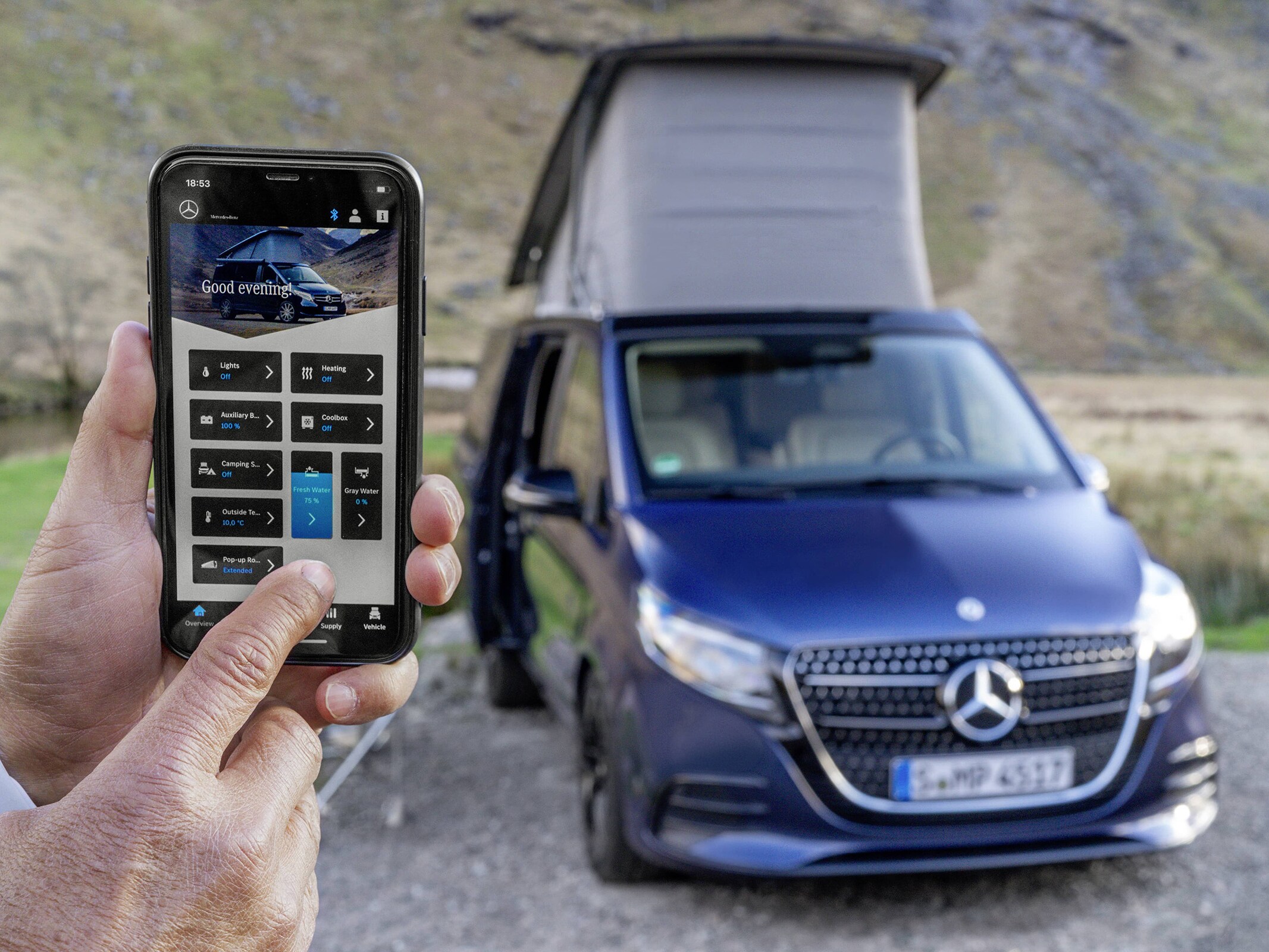 Il Mercedes-Benz Advanced Control (MBAC) consente di controllare a distanza tramite smartphone le principali funzioni del camper, quali il riscaldamento, l'illuminazione e il tetto a soffietto.
