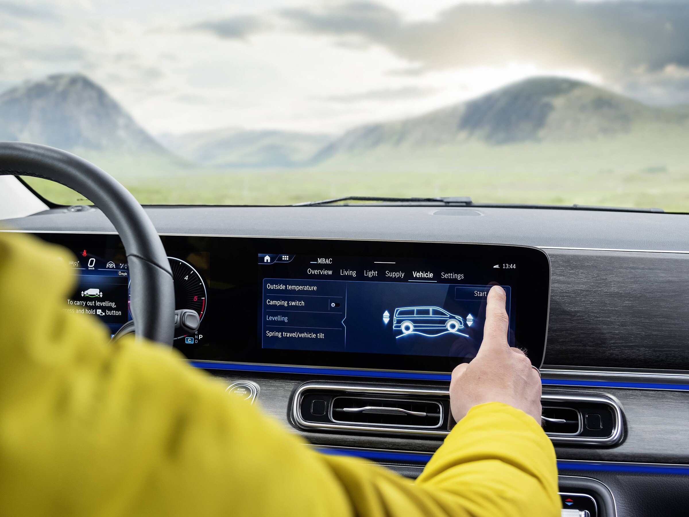 Gli interni del Mercedes-Benz Marco Polo con sospensioni pneumatiche AIRMATIC.