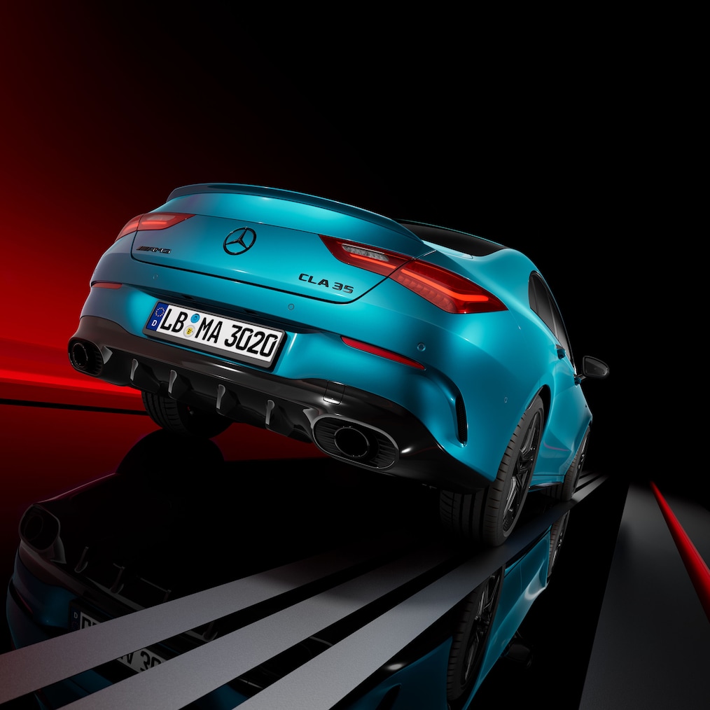 Vista anteriore di tre quarti della Mercedes-AMG CLA 35 4MATIC Coupé.