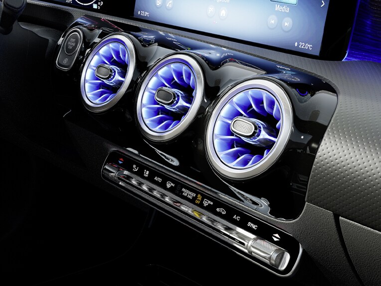 La climatisation automatique THERMOTRONIC dans la Mercedes-Benz CLA Coupé.
