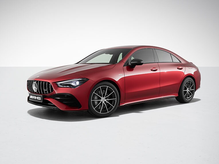 Der CLA 35 4MATIC von Mercedes-AMG mit AMG Night-Paket.