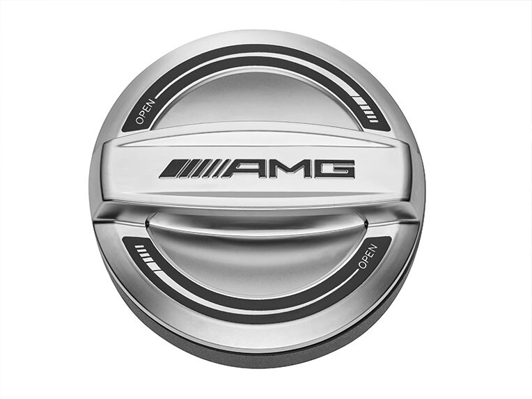 Der AMG Tankdeckel des Mercedes-AMG CLA Coupés.