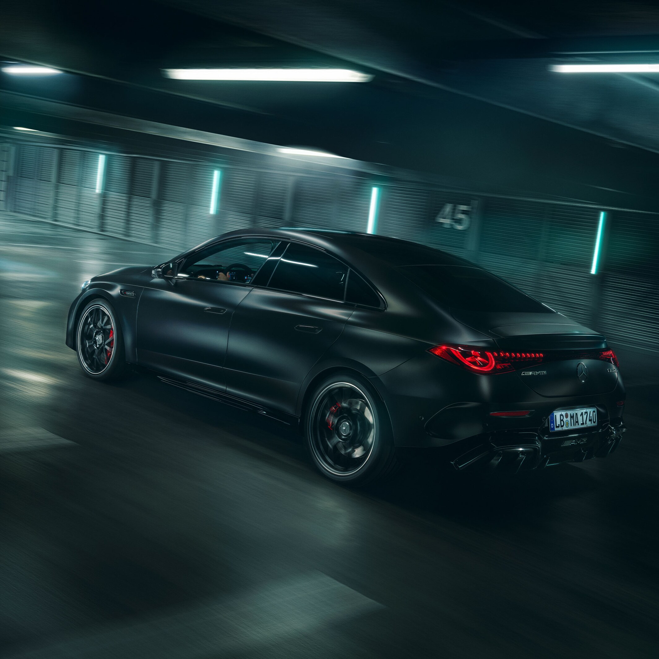 Les performances de la toute nouvelle Mercedes-AMG CLA 45 4MATIC+ électrique.