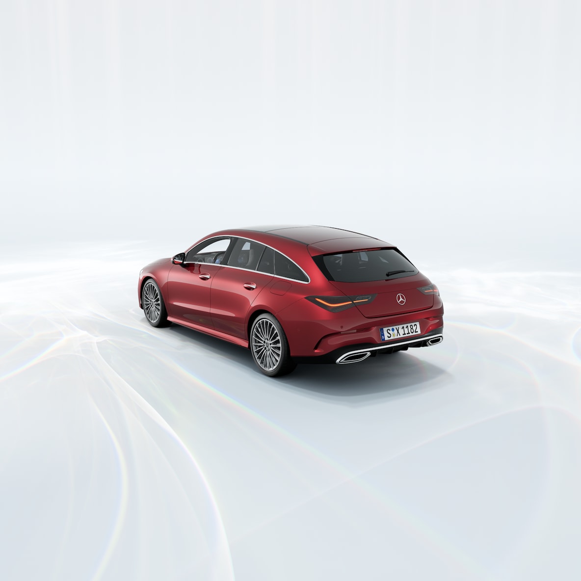 Une Mercedes-Benz CLA Shooting Brake dans une vue 3/4 arrière.