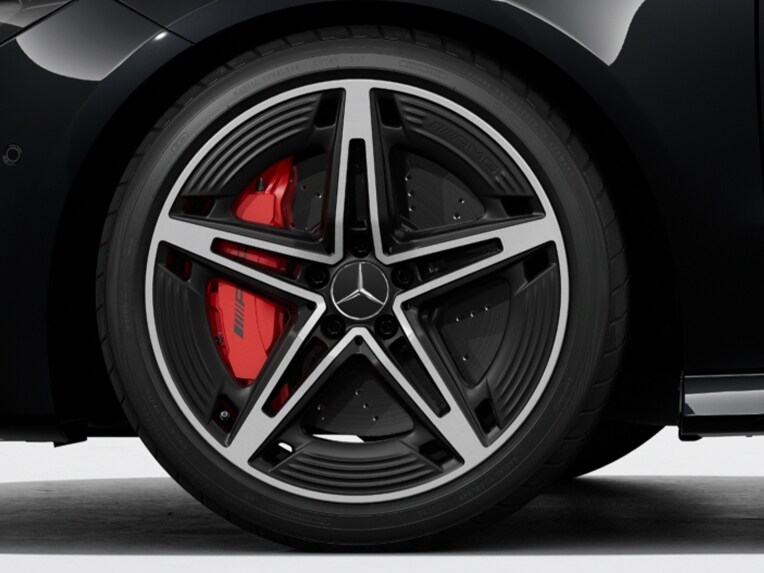 Les étriers de frein peints en rouge dans le CLA Shooting Brake de Mercedes-AMG.