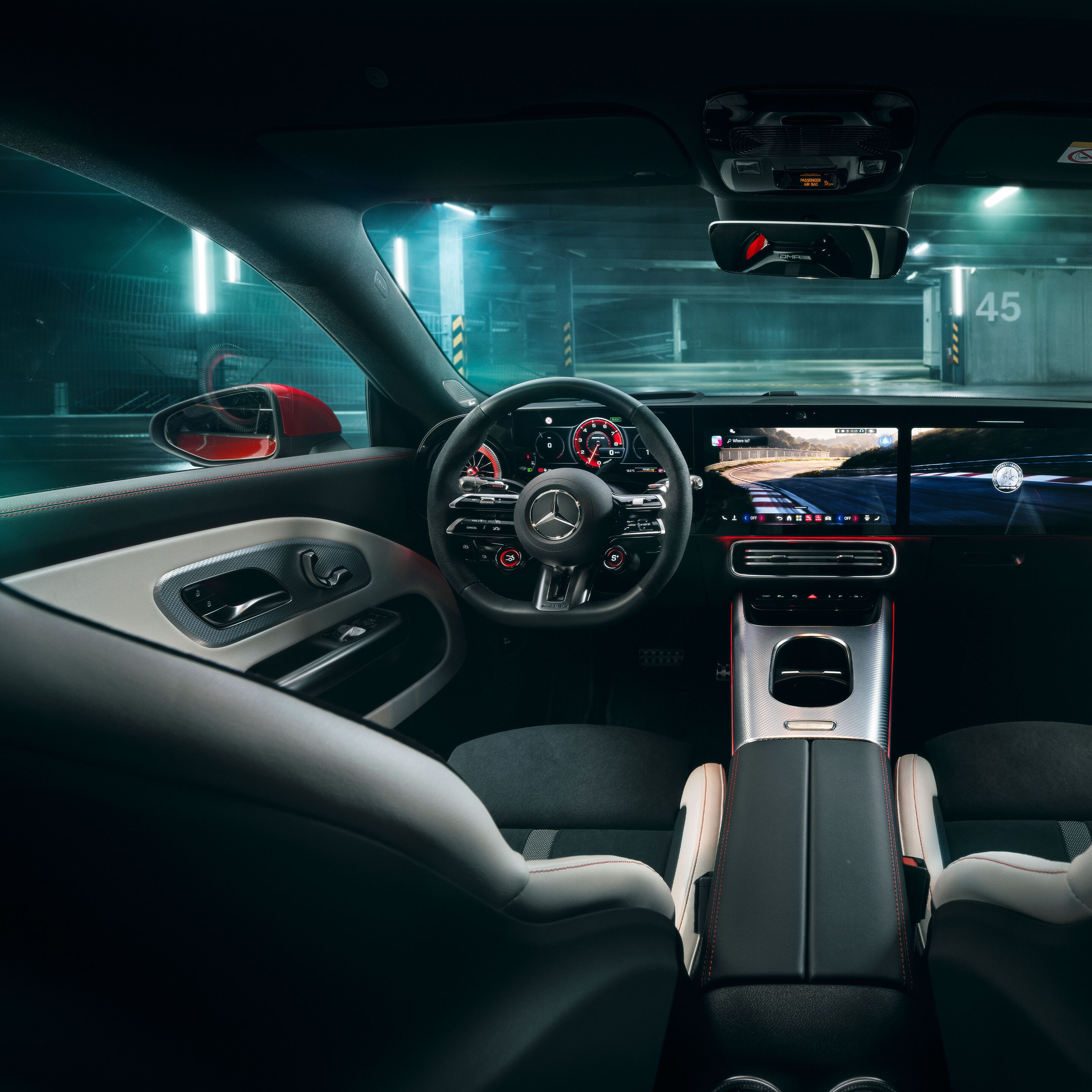 Gli interni della nuova Mercedes-AMG CLA 45 4MATIC+ Shooting Brake electric.