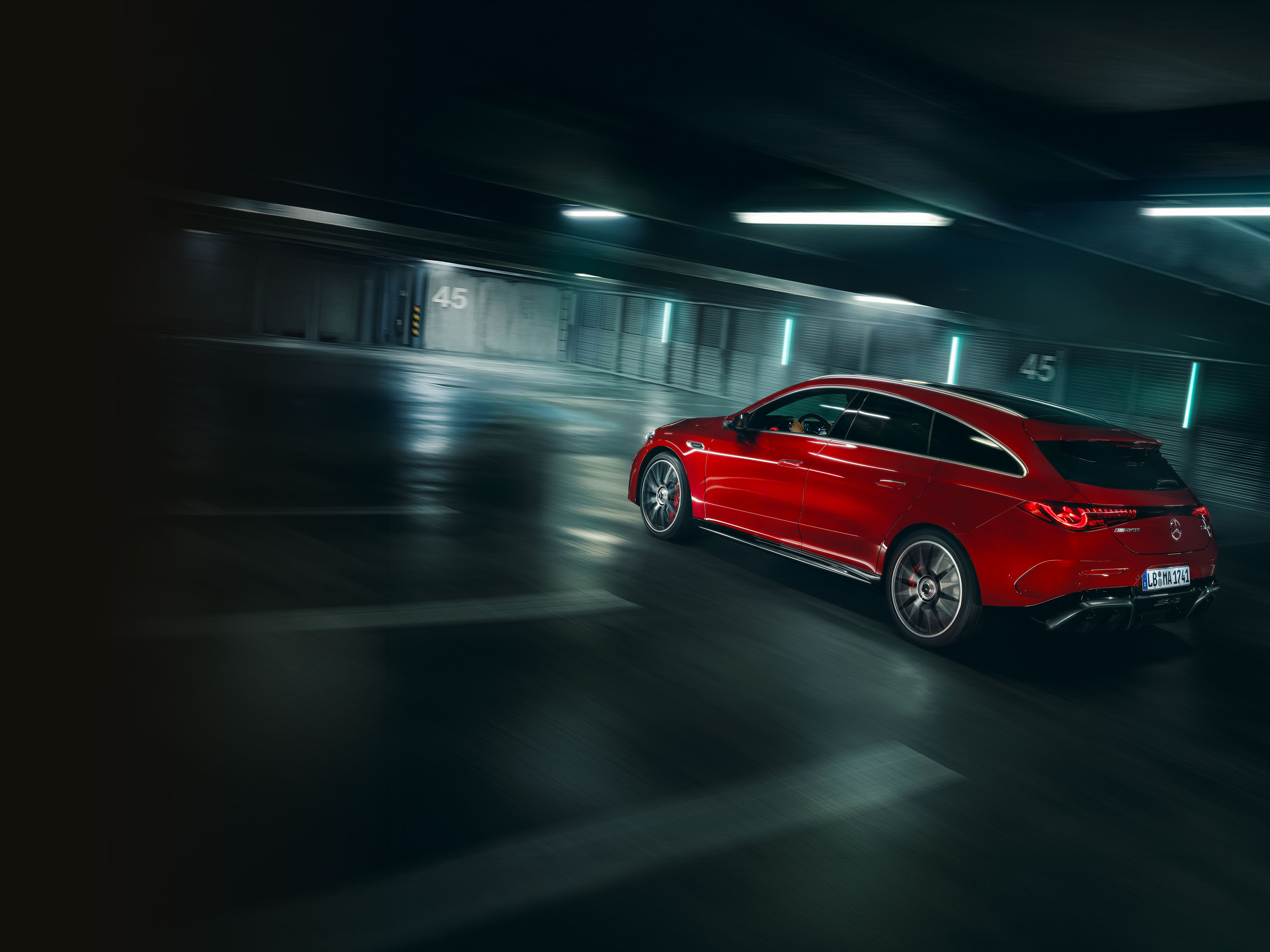 Prestazioni | CLA Shooting Brake | Mercedes-AMG Le prestazioni della nuova Mercedes-AMG CLA 45 4MATIC+ Shooting Brake electric.