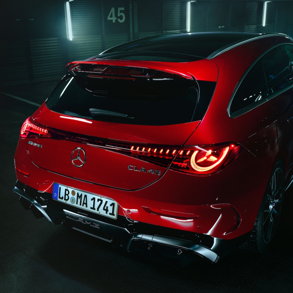 Das AMG-spezifische Heck des neuen elektrischen Mercedes-AMG CLA 45 4MATIC+ Shooting Brake.
