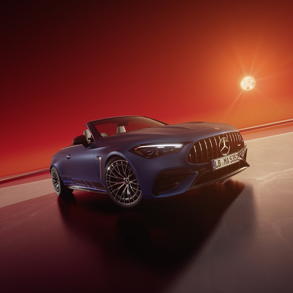 Frontale Heckansicht des AMG Limited Edition des Mercedes-AMG CLE 53 4MATIC+ Cabriolets.