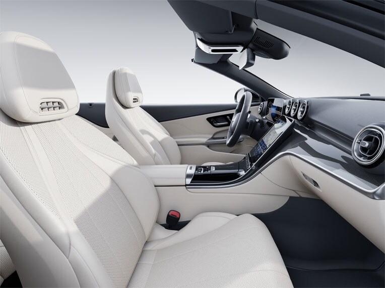 Die Ausstattung AVANTGARDE Interieur im CLE Cabriolet von Mercedes-Benz.