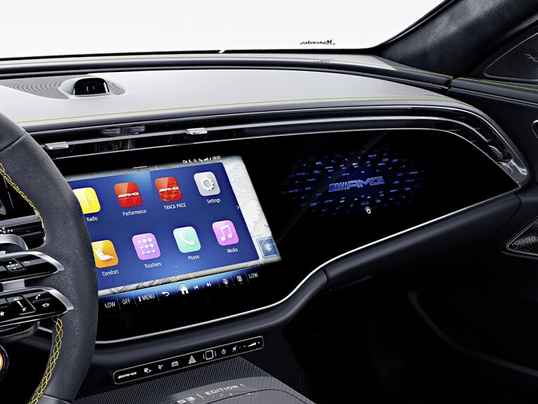MBUX Superscreen della Mercedes-AMG Classe E Station-wagon.