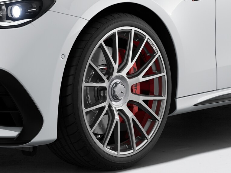 Pacchetto AMG DYNAMIC PLUS della Mercedes-AMG Classe E Berlina.