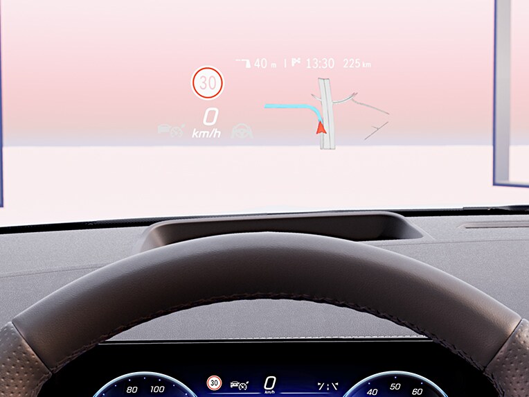 Das Head-up-Display im EQA von Mercedes-Benz.
