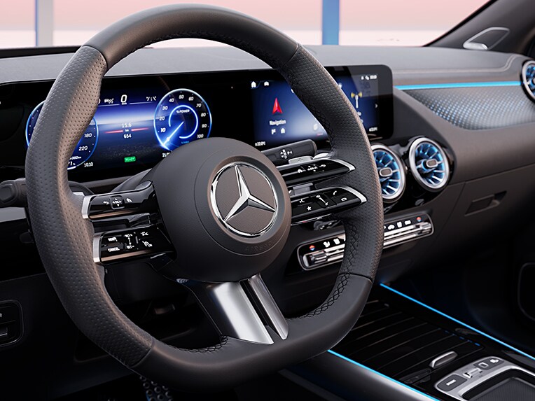 Das sportliche Lenkrad des EQA von Mercedes-Benz.