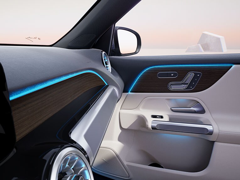 Illuminazione di atmosfera nella Mercedes-Benz EQB.