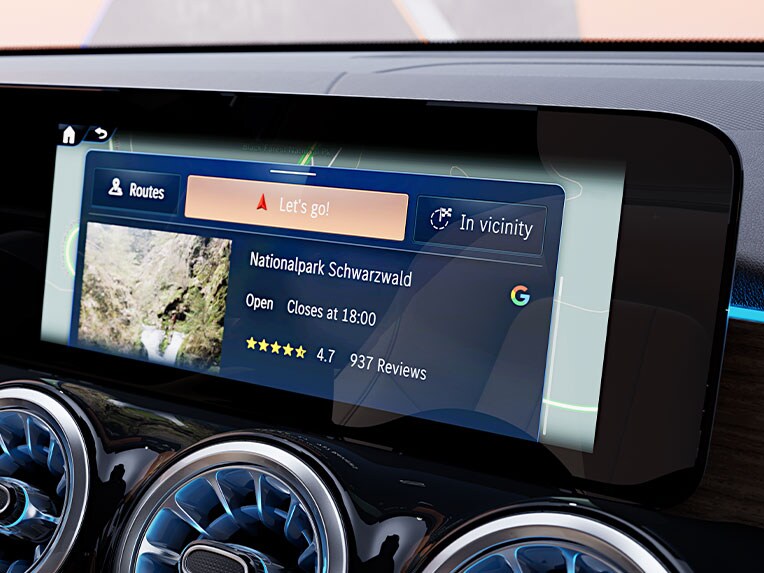 Dettagli del luogo forniti da Google nella Mercedes-Benz EQB.