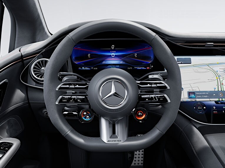 Il volante AMG Performance in pelle nappa/microfibra MICROCUT della Mercedes-AMG EQE Berlina.