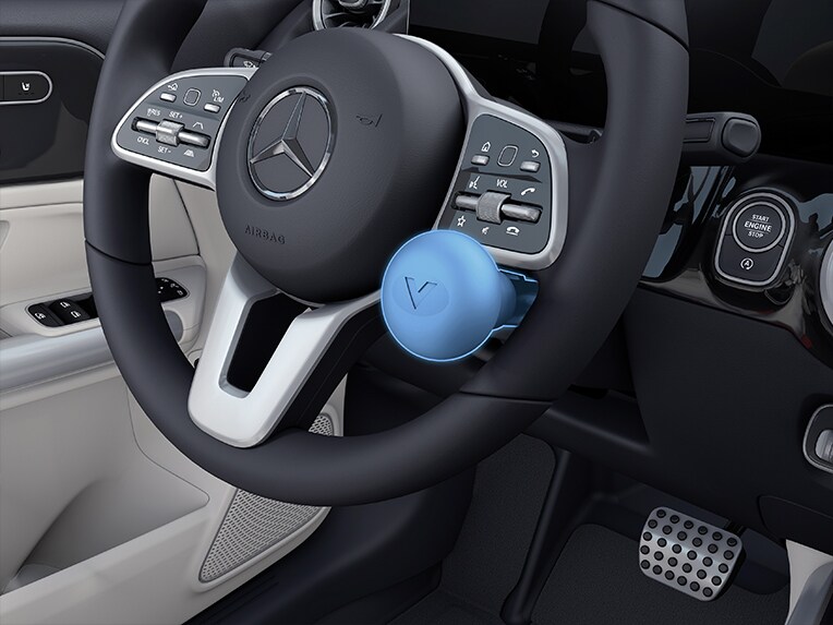 Les aides à la conduite de la berline EQE de Mercedes-Benz pour les personnes en situation de handicap.