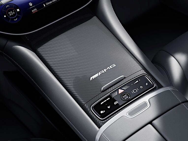 Gli elementi decorativi AMG in carbonio della Mercedes-AMG EQE SUV.