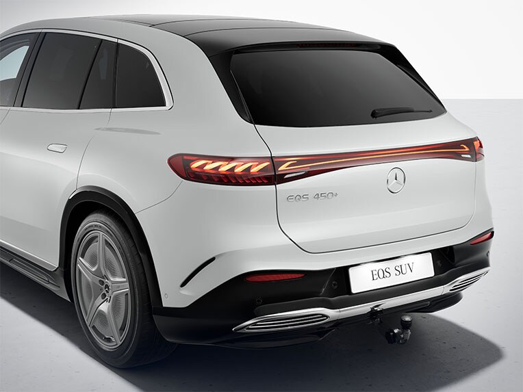 L'EQS SUV est équipé à l'arrière d'un dispositif d'attelage avec stabilisation de la remorque ESP®.