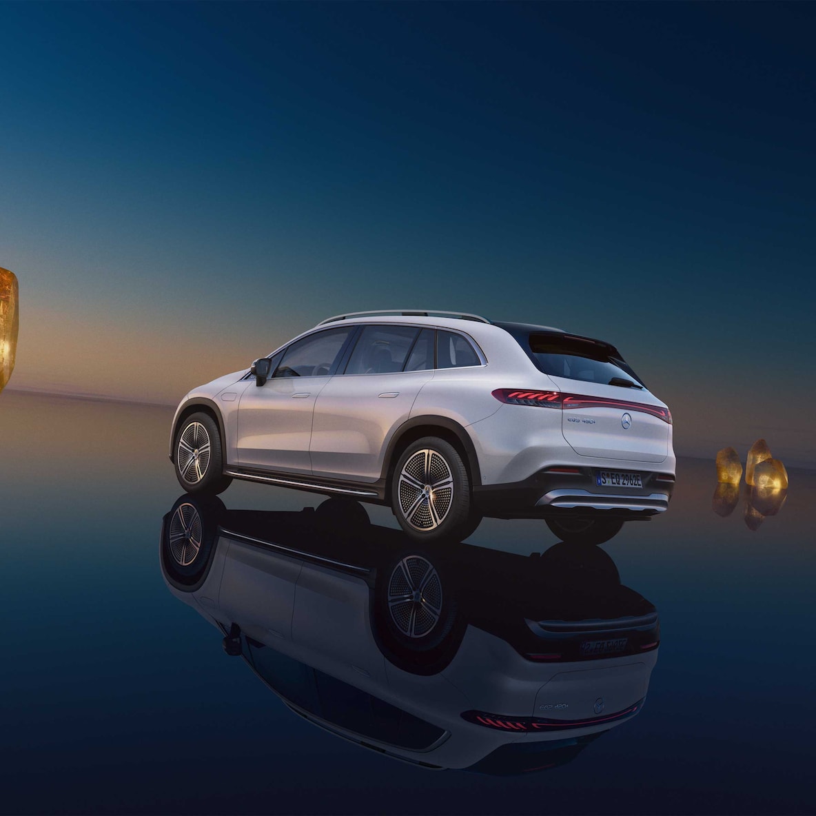 Eine Aussenansicht des Mercedes-Benz EQS SUV.
