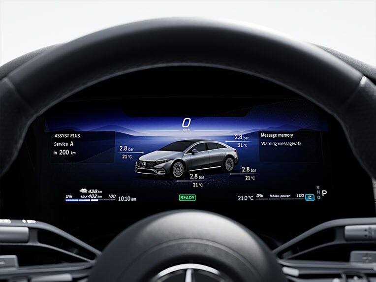 Le Pack Assistance à la conduite Plus de la berline EQS de Mercedes-Benz.