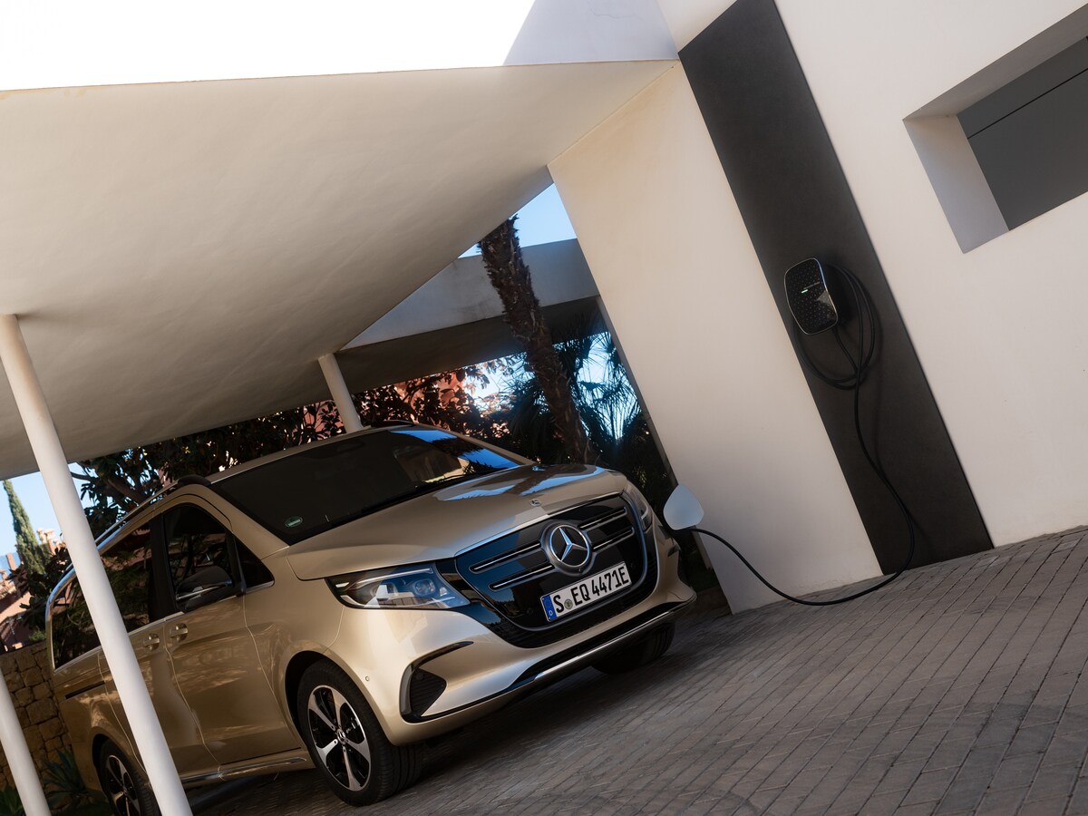 Mit der Mercedes-Benz Wallbox Home wird Ihr Zuhause zur Ladestation.