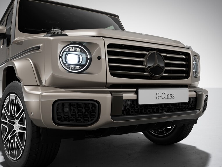Die vollelektrische G-Klasse von Mercedes-Benz mit dem MANUFAKTUR Dark Chrome-Paket.