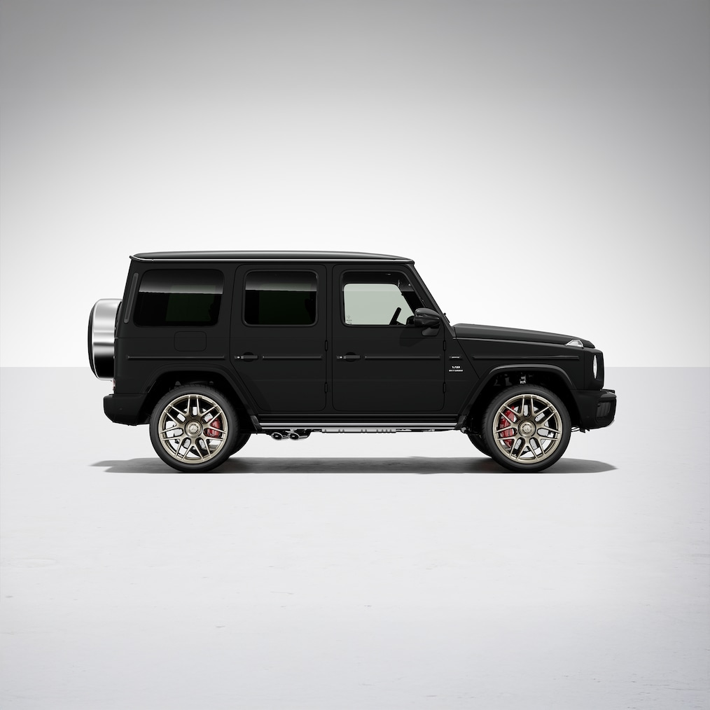 Vue latérale d'une Mercedes-AMG G&nbsp;63 avec Pack Performance AMG.