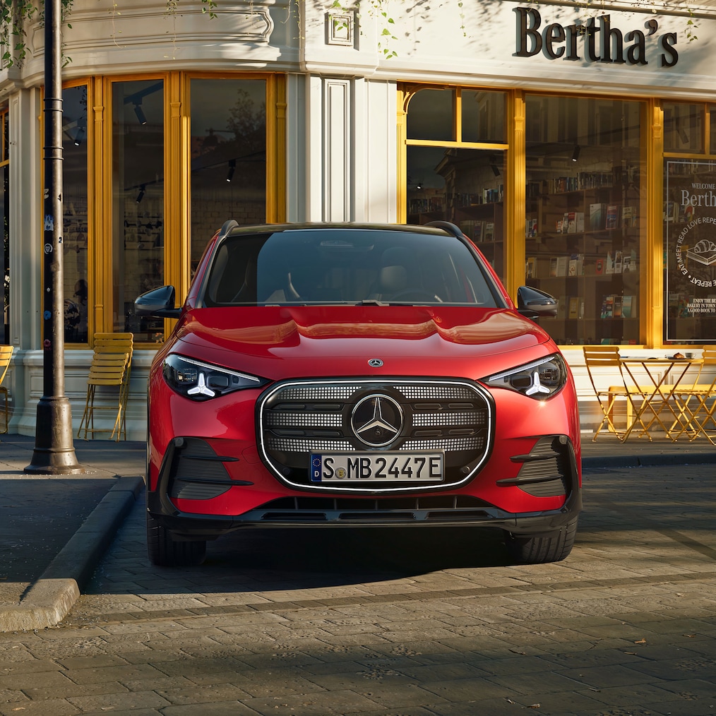 La calandre emblématique avec panneau éclairé de la toute nouvelle Mercedes-Benz GLA électrique.