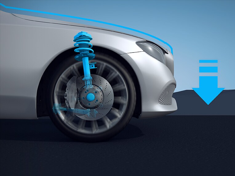 La suspension confort abaissée de la Mercedes-Benz GLA.