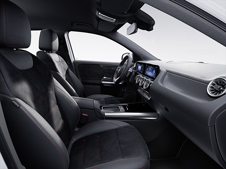 L'intérieur de la Mercedes-Benz GLA avec AMG Line.