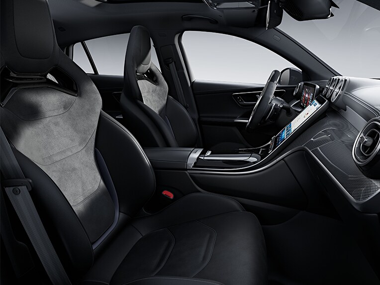 Das Interieur des Mercedes-AMG GLC Coupés mit AMG Performance Sitz-Paket Advanced.